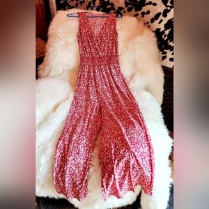 Fun!! Summer-Red and white jumper. Small